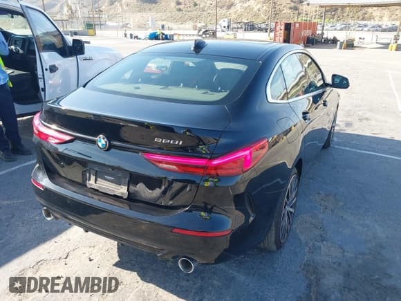 ✅ 2021 BMW 2 Series 228i • VIN: WBA53AK02M7H51551 • Lot: 42466137. Wystawiony na IAAI z przebiegiem 39 546 mil. Bezpłatny archiwum sprzedaży aukcyjnych z USA i szczegółowy raport historii pojazdu na DreamBid. Zdjęcie 4.