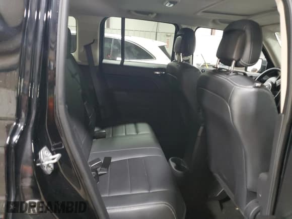 ✅ 2017 Jeep Patriot Latitude • VIN: 1C4NJPFA2HD153253 • Лот: 84597995. Опубликован ранее на Copart с пробегом 70 762 миль. Бесплатный доступ к архиву аукционных продаж из США и подробный отчёт об истории автомобиля на DreamBid. Изображение 11.