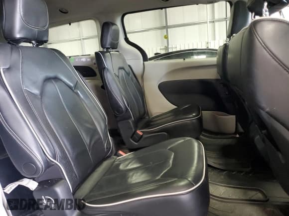 ✅ 2022 Chrysler Pacifica Limited • VIN: 2C4RC1GG9NR162231 • Лот: 63061055. Опубликован ранее на Copart с пробегом 82 084 миль. Бесплатный доступ к архиву аукционных продаж из США и подробный отчёт об истории автомобиля на DreamBid. Изображение 11.