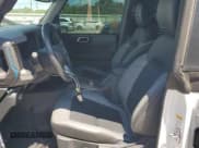 ✅ 2024 Ford Bronco Black Diamond • VIN: 1FMDE1BH4RLA71687 • Лот: 65569375. Опубликован ранее на Copart с пробегом 29 455 миль. Бесплатный доступ к архиву аукционных продаж из США и подробный отчёт об истории автомобиля на DreamBid. Изображение 7.