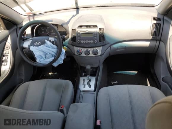 2010 Hyundai Elantra GLS z VIN KMHDU4AD9AU080760, wystawiony jako Copart lot #71157934 z przebiegiem 55 719 mil mil oraz Nie do naprawy • Non repairable. Historia ofert i sprzedaży dostępna na DreamBid. Obrazek 8.