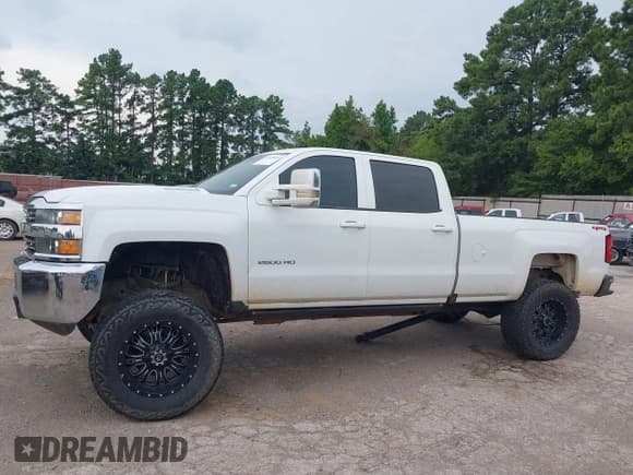 ✅ 2017 Chevrolet Silverado 2500HD Work Truck • VIN: 1GC1KUEG7HF226685 • Lot: 42839054. Listed on IAAI with 204,220 mi. Free auction sales archive from the USA and detailed vehicle history report at DreamBid. Image 14.