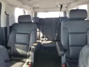 ✅ 2016 Chevrolet Suburban LT • VIN: 1GNSKHKC9GR302148 • Lot: 92683915. Wystawiony na Copart z przebiegiem 106 860 mil. Bezpłatny archiwum sprzedaży aukcyjnych z USA i szczegółowy raport historii pojazdu na DreamBid. Zdjęcie 10.