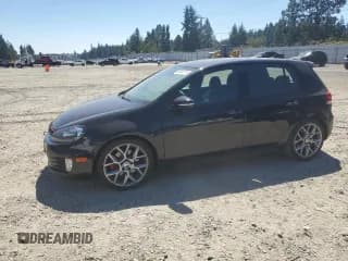 ✅ 2013 Volkswagen Golf GTI Driver's Edition • VIN: WVWHV7AJ4DW138633 • Лот: 66948775. Опубликован ранее на Copart с пробегом 137 248 миль. Бесплатный доступ к архиву аукционных продаж из США и подробный отчёт об истории автомобиля на DreamBid. Изображение 1.