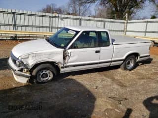✅ 1994 Chevrolet S-10 LS • VIN: 1GCCS19Z8RK144427 • Лот: 84605534. Опубликован ранее на Copart с пробегом 167 710 миль. Бесплатный доступ к архиву аукционных продаж из США и подробный отчёт об истории автомобиля на DreamBid. Изображение 1.