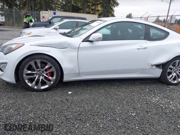 2015 Hyundai Genesis Coupe Ultimate с VIN KMHHU6KJ4FU124995, выставлен на аукционе IAAI как лот 43566907 с пробегом 42 772 миль миль и . История ставок и продаж доступна на DreamBid. Изображение 6.