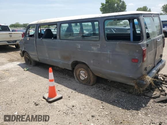 ✅ 1992 Dodge Passenger • VIN: 2B5WB35ZXNK137538 • Lot: 84401405. Wystawiony na Copart z przebiegiem 195 177 mil. Bezpłatny archiwum sprzedaży aukcyjnych z USA i szczegółowy raport historii pojazdu na DreamBid. Zdjęcie 2.