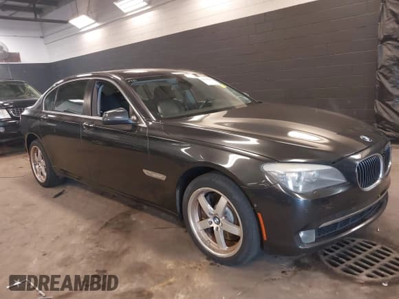 ✅ 2011 BMW 7 Series 750Li xDrive • VIN: WBAKC8C56BC433083 • Lot: 42523890. Listed on IAAI with 120,977 mi. Free auction sales archive from the USA and detailed vehicle history report at DreamBid. Image 1.