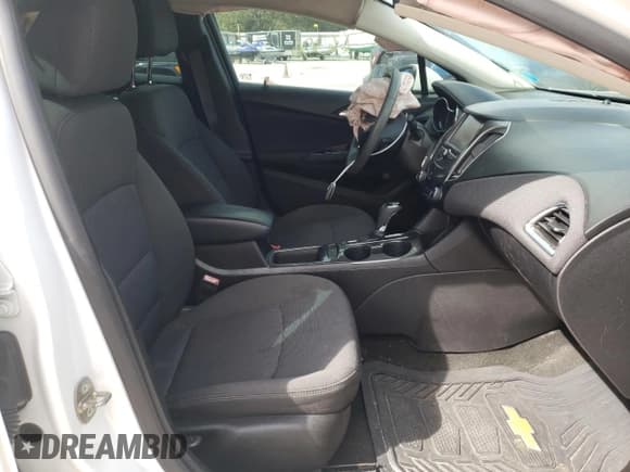 ✅ 2017 Chevrolet Cruze LT • VIN: 1G1BE5SMXH7229028 • Lot: 36981812. Wystawiony na Copart z przebiegiem 66 306 mil. Bezpłatny archiwum sprzedaży aukcyjnych z USA i szczegółowy raport historii pojazdu na DreamBid. Zdjęcie 5.