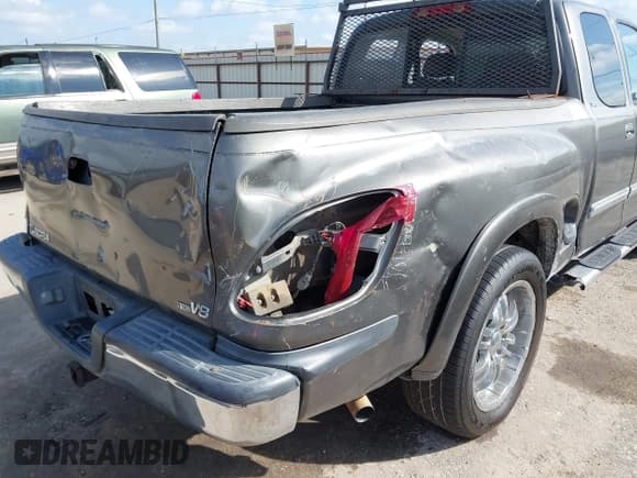 ✅ 2003 Toyota Tundra SR5 • VIN: 5TBRT34133S387074 • Lot: 43532465. Listed on IAAI with 215,079 mi. Free auction sales archive from the USA and detailed vehicle history report at DreamBid. Image 12.