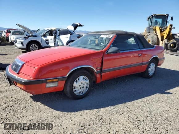 ✅ 1989 Chrysler LeBaron • VIN: 1C3XJ55J9KG275438 • Lot: 73026764. Wystawiony na Copart z przebiegiem 118 347 mil. Bezpłatny archiwum sprzedaży aukcyjnych z USA i szczegółowy raport historii pojazdu na DreamBid. Zdjęcie 1.