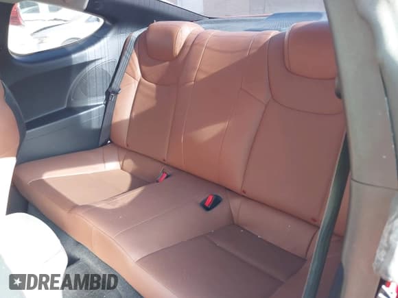 ✅ 2011 Hyundai Genesis Coupe Track • VIN: KMHHU6KH1BU063418 • Lot: 42808741. Wystawiony na IAAI z przebiegiem 141 281 mil. Bezpłatny archiwum sprzedaży aukcyjnych z USA i szczegółowy raport historii pojazdu na DreamBid. Zdjęcie 8.