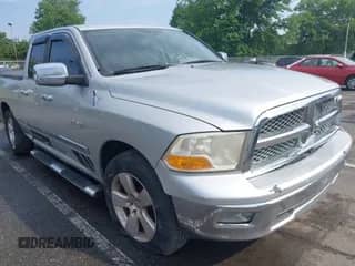 ✅ 2009 Dodge 1500 SLT • VIN: 1D3HB18P09S767716 • Лот: 42601499. Опубликован ранее на IAAI с пробегом 195 543 миль. Бесплатный доступ к архиву аукционных продаж из США и подробный отчёт об истории автомобиля на DreamBid. Изображение 1.