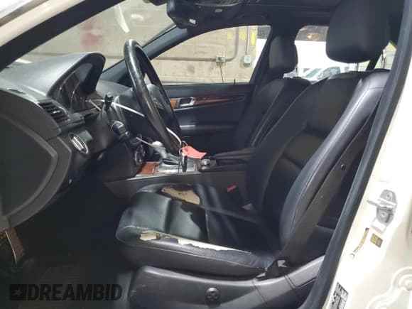 ✅ 2011 Mercedes-Benz C 300 Sport • VIN: WDDGF5EB6BR174597 • Lot: 93367495. Wystawiony na Copart z przebiegiem 159 988 mil. Bezpłatny archiwum sprzedaży aukcyjnych z USA i szczegółowy raport historii pojazdu na DreamBid. Zdjęcie 7.