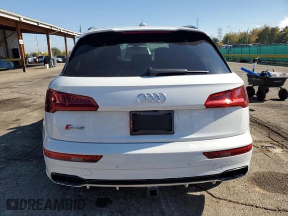✅ 2019 Audi SQ5 Prestige • VIN: WA1C4BFY0K2105598 • Lot: 86175825. Wystawiony na Copart z przebiegiem 70 729 mil. Bezpłatny archiwum sprzedaży aukcyjnych z USA i szczegółowy raport historii pojazdu na DreamBid. Zdjęcie 6.