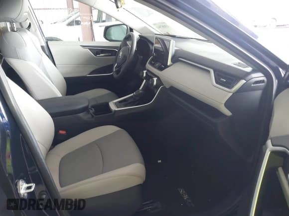 ✅ 2023 Toyota RAV4 XLE Premium • VIN: 2T3C1RFV3PW287888 • Лот: 43087941. Опубликован ранее на IAAI с пробегом 13 708 миль. Бесплатный доступ к архиву аукционных продаж из США и подробный отчёт об истории автомобиля на DreamBid. Изображение 5.