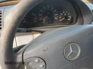 ✅ 2003 Mercedes-Benz CLK 320 • VIN: WDBLK65GX3T137352 • Lot: 77494384. Wystawiony na Copart z przebiegiem Nie podano. Bezpłatny archiwum sprzedaży aukcyjnych z USA i szczegółowy raport historii pojazdu na DreamBid. Zdjęcie 9.