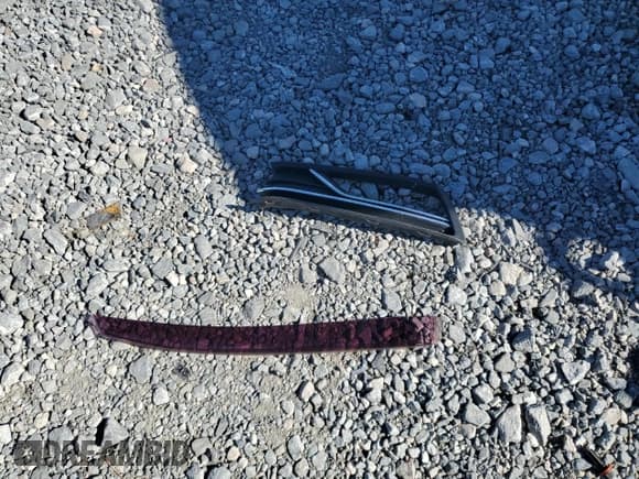 ✅ 2016 Volkswagen Passat SEL Premium • VIN: 1VWCS7A33GC063785 • Lot: 89470185. Wystawiony na Copart z przebiegiem 109 810 mil. Bezpłatny archiwum sprzedaży aukcyjnych z USA i szczegółowy raport historii pojazdu na DreamBid. Zdjęcie 12.