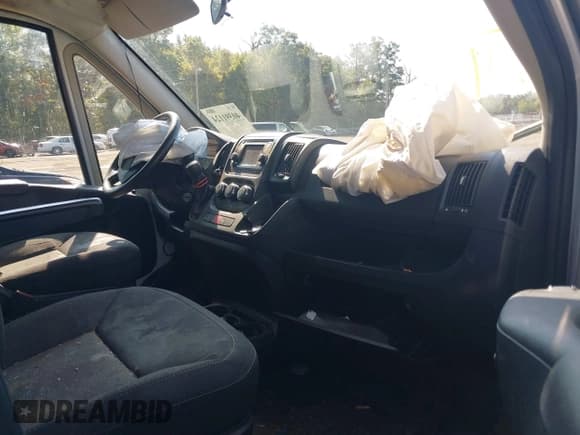 ✅ 2017 Ram ProMaster Cargo • VIN: 3C6TRVBG6HE524239 • Lot: 40391124. Listed on IAAI with 79,332 mi. Free auction sales archive from the USA and detailed vehicle history report at DreamBid. Image 5.