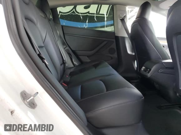 ✅ 2022 Tesla Model 3 • VIN: 5YJ3E1EA6NF298598 • Lot: 81917005. Wystawiony na Copart z przebiegiem 31 030 mil. Bezpłatny archiwum sprzedaży aukcyjnych z USA i szczegółowy raport historii pojazdu na DreamBid. Zdjęcie 10.