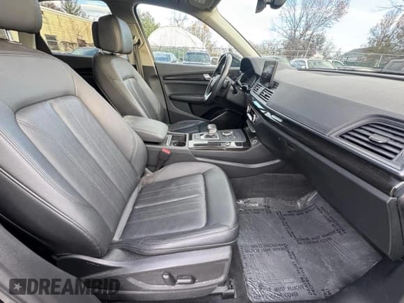 ✅ 2020 Audi Q5 Premium • VIN: WA1ANAFY8L2008732 • Lot: 93975125. Listed on Copart with 186,812 mi. Free auction sales archive from the USA and detailed vehicle history report at DreamBid. Image 5.