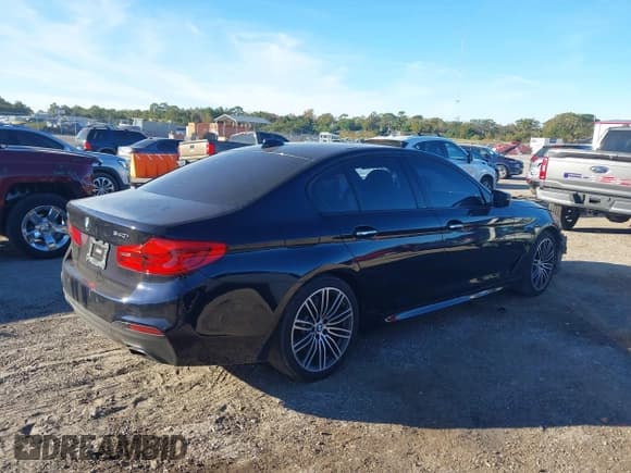 ✅ 2018 BMW 5 Series 540i xDrive • VIN: WBAJE7C59JWC57761 • Lot: 43799625. Listed on IAAI with 102,562 mi. Free auction sales archive from the USA and detailed vehicle history report at DreamBid. Image 4.