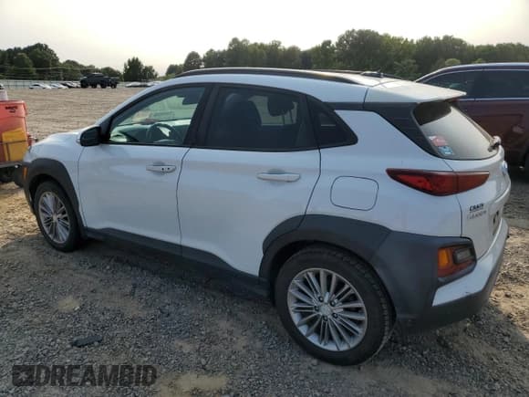 ✅ 2019 Hyundai Kona SEL • VIN: KM8K22AA4KU274735 • Лот: 70335574. Опубликован ранее на Copart с пробегом 100 696 миль. Бесплатный доступ к архиву аукционных продаж из США и подробный отчёт об истории автомобиля на DreamBid. Изображение 2.