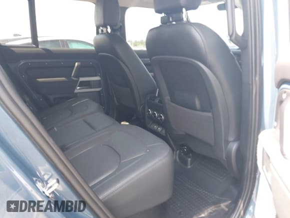 ✅ 2023 Land Rover Defender SE • VIN: SALEP7EU5P2219064 • Lot: 42220034. Listed on IAAI with 15,184 mi. Free auction sales archive from the USA and detailed vehicle history report at DreamBid. Image 8.