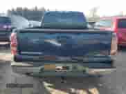 2006 Chevrolet Silverado 1500 LS z VIN 2GCEK19B761349793, wystawiony jako Copart lot #81823174 z przebiegiem 120 358 mil mil oraz Czysty tytuł • Clean title. Historia ofert i sprzedaży dostępna na DreamBid. Obrazek 6.