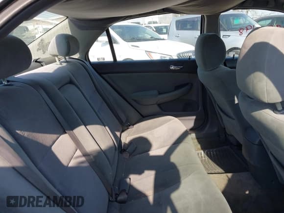 ✅ 2003 Honda Accord LX • VIN: 1HGCM66363A082841 • Lot: 41995498. Listed on IAAI with 304,968 mi. Free auction sales archive from the USA and detailed vehicle history report at DreamBid. Image 8.