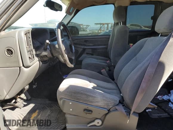 ✅ 2005 Chevrolet Silverado 1500 Z71 • VIN: 1GCEK19B45Z332746 • Лот: 68049664. Опубликован ранее на Copart с пробегом 229 402 миль. Бесплатный доступ к архиву аукционных продаж из США и подробный отчёт об истории автомобиля на DreamBid. Изображение 7.