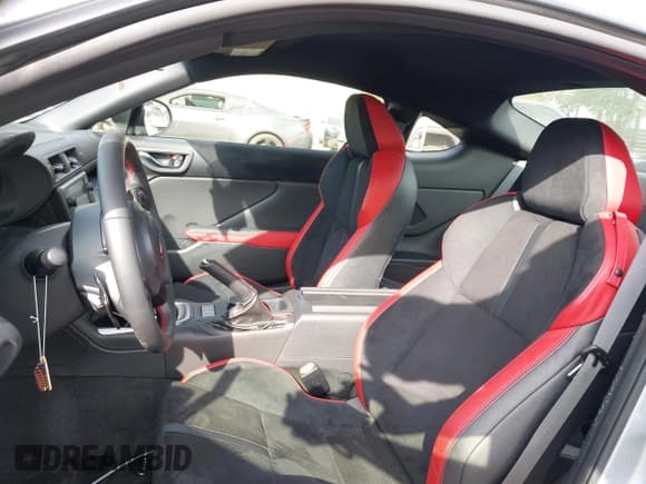 ✅ 2025 Subaru BRZ Limited • VIN: JF1ZDBE18S8700111 • Lot: 41860883. Listed on IAAI with 2,665 mi. Free auction sales archive from the USA and detailed vehicle history report at DreamBid. Image 20.