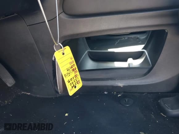 ✅ 2025 Chrysler Pacifica Limited • VIN: 2C4RC1GG0SR515340 • Lot: 42642349. Wystawiony na IAAI z przebiegiem 12 249 mil. Bezpłatny archiwum sprzedaży aukcyjnych z USA i szczegółowy raport historii pojazdu na DreamBid. Zdjęcie 11.