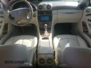 ✅ 2009 Mercedes-Benz CLK 350 • VIN: WDBTJ56H99F261060 • Lot: 69812004. Wystawiony na Copart z przebiegiem 105 218 mil. Bezpłatny archiwum sprzedaży aukcyjnych z USA i szczegółowy raport historii pojazdu na DreamBid. Zdjęcie 8.