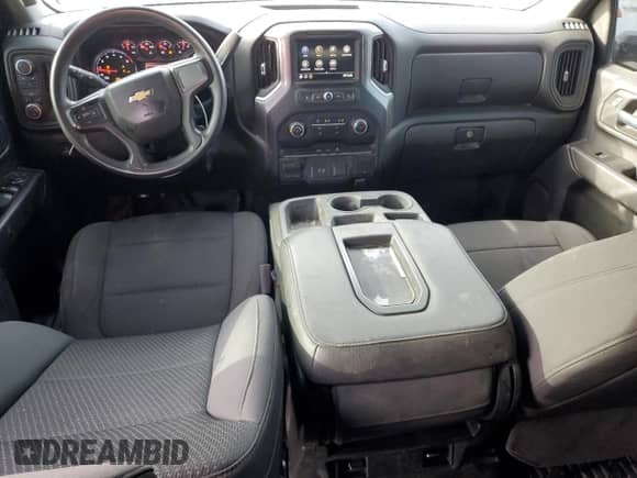 2020 Chevrolet Silverado 2500HD Work Truck z VIN 1GC2YLE73LF220288, wystawiony jako Copart lot #51485375 z przebiegiem 144 237 mil mil oraz Czysty tytuł • Clean title. Historia ofert i sprzedaży dostępna na DreamBid. Obrazek 8.