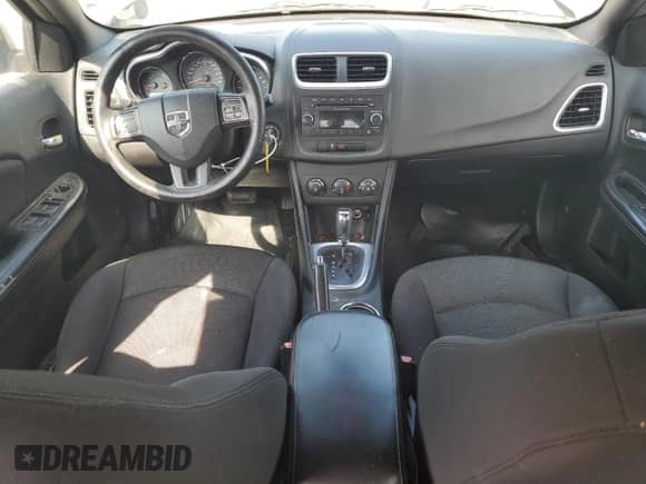 2013 Dodge Avenger SE z VIN 1C3CDZAB7DN752331, wystawiony jako Copart lot #63833124 z przebiegiem 156 112 mil mil oraz Szkoda całkowita • Salvage title. Historia ofert i sprzedaży dostępna na DreamBid. Obrazek 8.