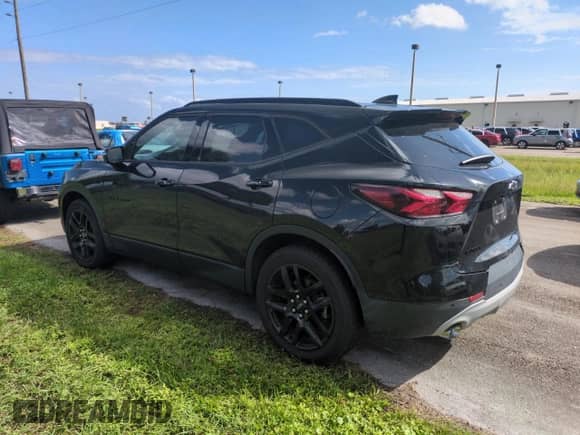 2019 Chevrolet Blazer z VIN 3GNKBDRS8KS680571, wystawiony jako Copart lot #74875614 z przebiegiem Nie podano mil oraz Nie do naprawy • Non repairable. Historia ofert i sprzedaży dostępna na DreamBid. Obrazek 2.