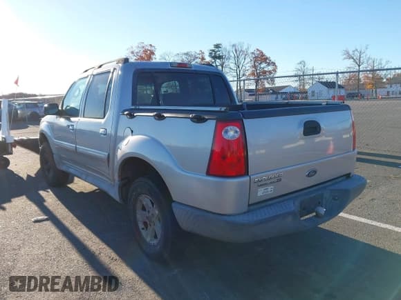 ✅ 2005 Ford Explorer Sport Trac XLS • VIN: 1FMZU77K45UB18012 • Lot: 43635139. Wystawiony na IAAI z przebiegiem 91 629 mil. Bezpłatny archiwum sprzedaży aukcyjnych z USA i szczegółowy raport historii pojazdu na DreamBid. Zdjęcie 3.