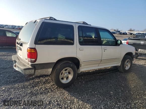 ✅ 1999 Ford Explorer XL • VIN: 1FMZU34XXXUB80803 • Лот: 87027834. Опубликован ранее на Copart с пробегом 222 864 миль. Бесплатный доступ к архиву аукционных продаж из США и подробный отчёт об истории автомобиля на DreamBid. Изображение 3.