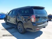 ✅ 2021 Chevrolet Suburban Z71 • VIN: 1GNSKDKD8MR403503 • Lot: 40291130. Wystawiony na IAAI z przebiegiem Nie podano. Bezpłatny archiwum sprzedaży aukcyjnych z USA i szczegółowy raport historii pojazdu na DreamBid. Zdjęcie 3.