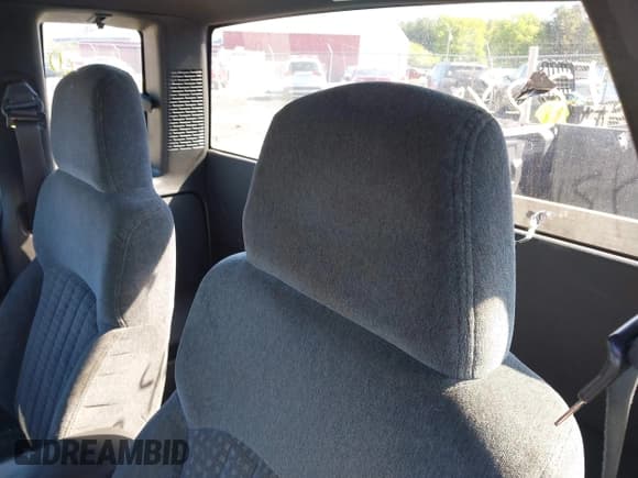 ✅ 1999 Chevrolet S-10 LS • VIN: 1GCDT19X5X8189609 • Лот: 42127480. Опубликован ранее на IAAI с пробегом 128 671 миль. Бесплатный доступ к архиву аукционных продаж из США и подробный отчёт об истории автомобиля на DreamBid. Изображение 8.