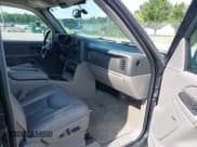 ✅ 2004 GMC Yukon SLT • VIN: 1GKEK13T74J190623 • Lot: 42688123. Wystawiony na IAAI z przebiegiem 113 873 mil. Bezpłatny archiwum sprzedaży aukcyjnych z USA i szczegółowy raport historii pojazdu na DreamBid. Zdjęcie 5.