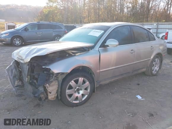 ✅ 2005 Volkswagen Passat GLS • VIN: WVWAE63B45P012379 • Lot: 43690425. Listed on IAAI with 225,570 mi. Free auction sales archive from the USA and detailed vehicle history report at DreamBid. Image 2.