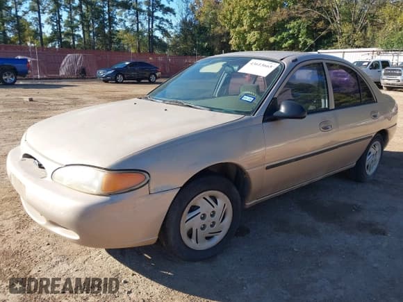 ✅ 1998 Ford Escort • VIN: 1FALP10P9WW106311 • Lot: 43613665. Listed on IAAI with 159,878 mi. Free auction sales archive from the USA and detailed vehicle history report at DreamBid. Image 2.