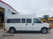 ✅ 2011 Chevrolet Express Passenger 1LT • VIN: 1GAZG1FG5B1106432 • Lot: 42356831. Wystawiony na IAAI z przebiegiem 216 679 mil. Bezpłatny archiwum sprzedaży aukcyjnych z USA i szczegółowy raport historii pojazdu na DreamBid. Zdjęcie 13.