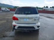 ✅ 2015 Mercedes-Benz GL 550 • VIN: 4JGDF7DE4FA555627 • Лот: 42592068. Опубликован ранее на IAAI с пробегом 153 965 миль. Бесплатный доступ к архиву аукционных продаж из США и подробный отчёт об истории автомобиля на DreamBid. Изображение 17.
