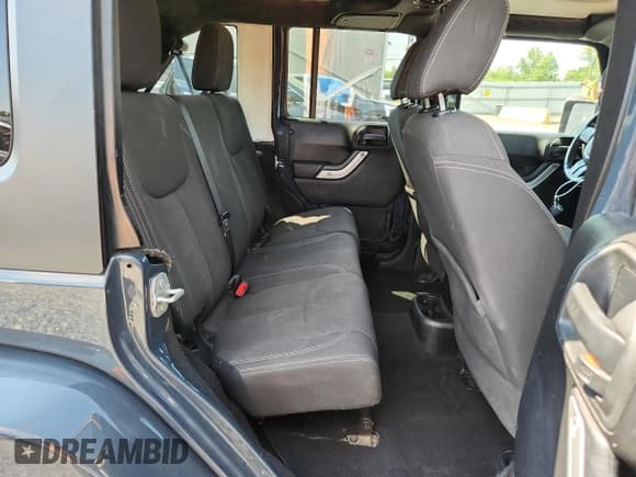 ✅ 2016 Jeep Wrangler Unlimited Sahara • VIN: 1C4BJWEG2GL288756 • Lot: 62282015. Listed on Copart with 129,424 mi. Free auction sales archive from the USA and detailed vehicle history report at DreamBid. Image 11.