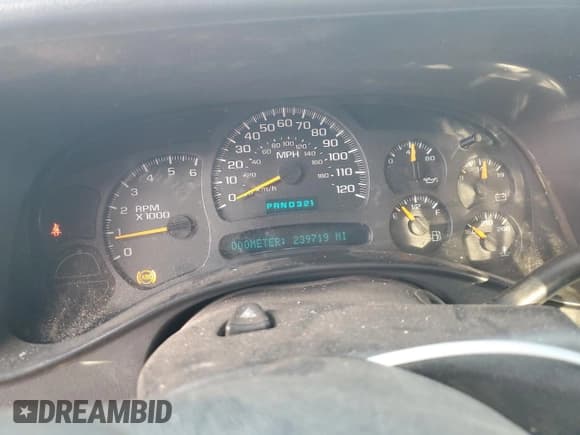 ✅ 2004 Chevrolet Silverado 1500 LS • VIN: 2GCEC19TX41219204 • Lot: 91649455. Wystawiony na Copart z przebiegiem 239 719 mil. Bezpłatny archiwum sprzedaży aukcyjnych z USA i szczegółowy raport historii pojazdu na DreamBid. Zdjęcie 9.