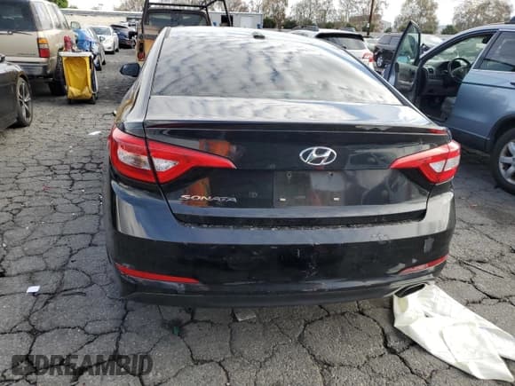 ✅ 2017 Hyundai Sonata SE • VIN: 5NPE24AF5HH579334 • Lot: 70070332. Listed on Copart with 129,071 mi. Free auction sales archive from the USA and detailed vehicle history report at DreamBid. Image 6.