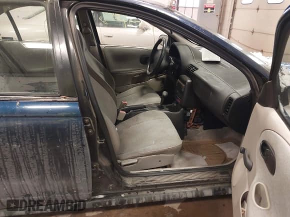 ✅ 1999 Saturn SL • VIN: 1G8ZH5289XZ333314 • Lot: 43857932. Wystawiony na IAAI z przebiegiem Nie podano. Bezpłatny archiwum sprzedaży aukcyjnych z USA i szczegółowy raport historii pojazdu na DreamBid. Zdjęcie 5.